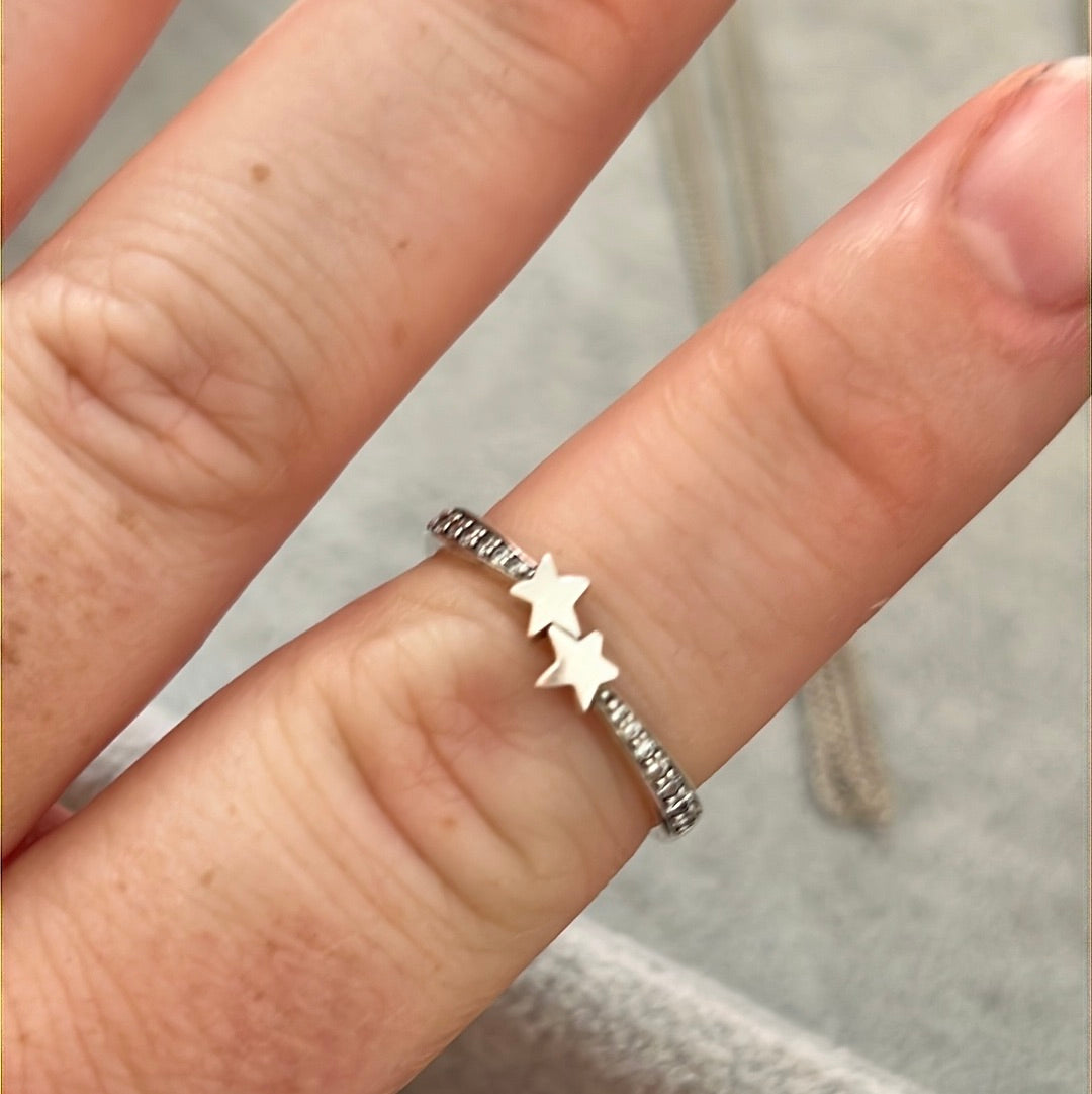 Pandora shooting sales star ring