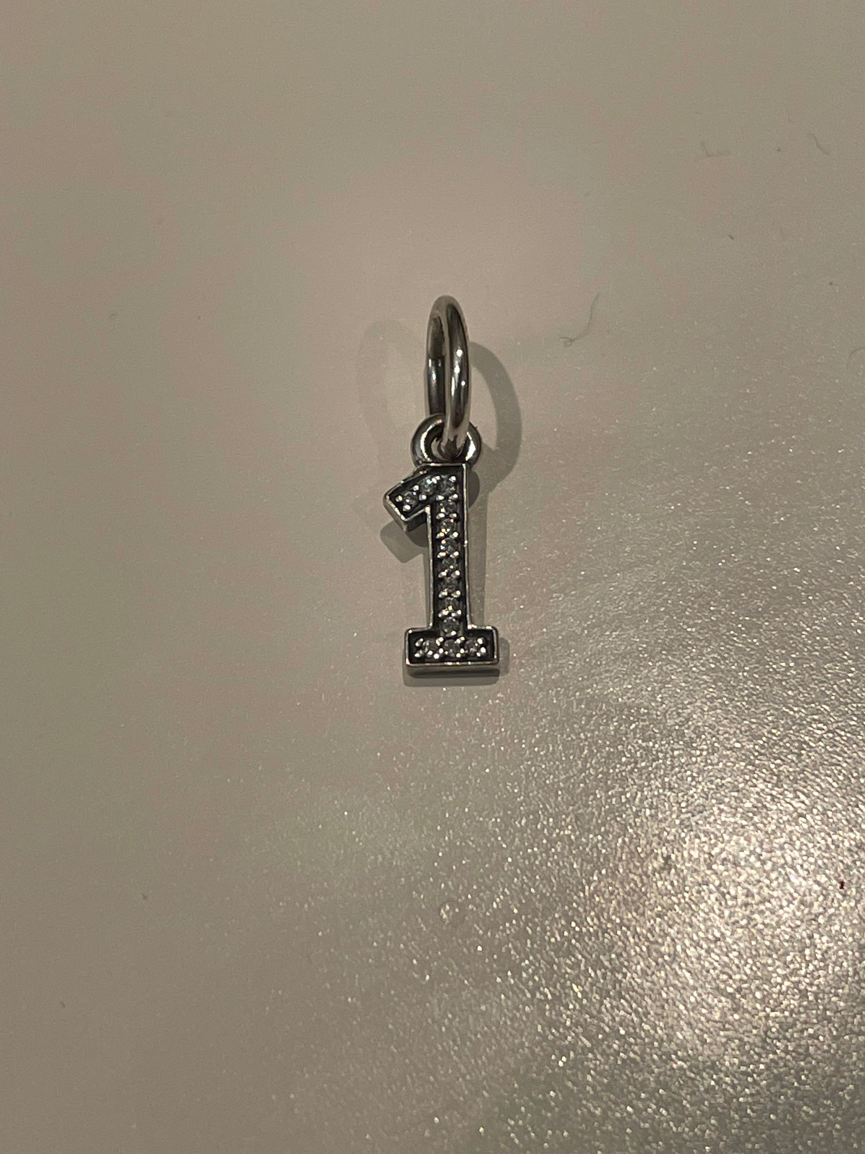 1 pandora charm Authentic newest