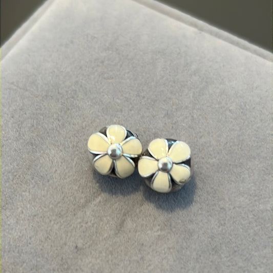 Genuine Pandora Cream Daisy Clip x1