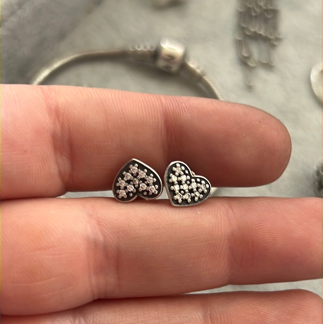 Pandora heart clearance of winter earrings