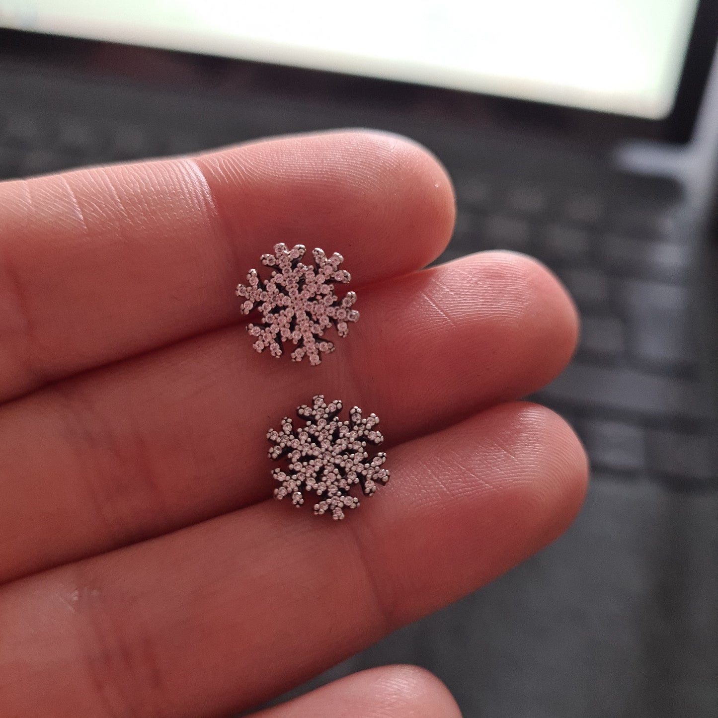 Genuine Pandora Pave Snowflake Winter Earrings DEFECT?
