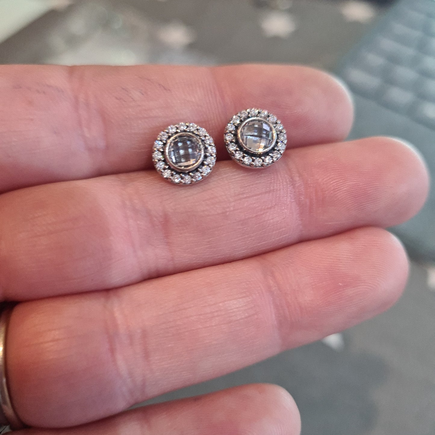 Genuine Pandora Circle Pave Sparkle With CZ Clear Stone Earrings Studs