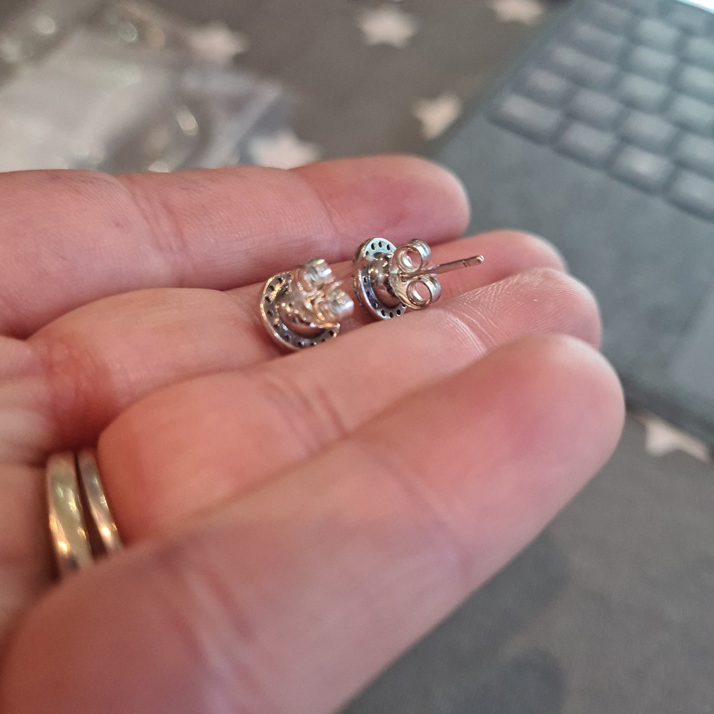 Genuine Pandora Circle Pave Sparkle With CZ Light Pink Stone Earrings Studs