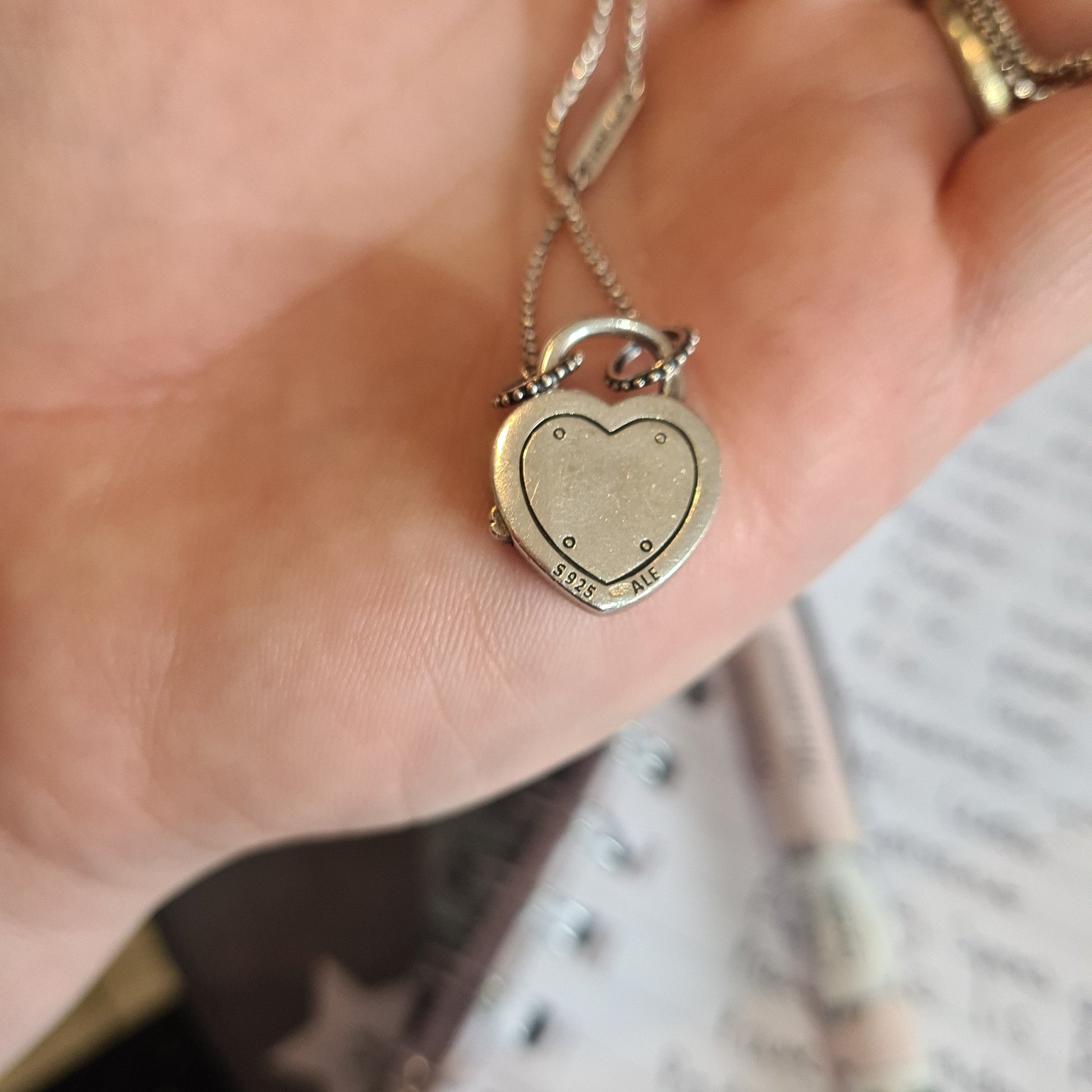 Heart Key Locket Necklace - Medium - 396581CZ-80 - £120 | Pandora floating  locket, Heart key necklace, Key locket necklace