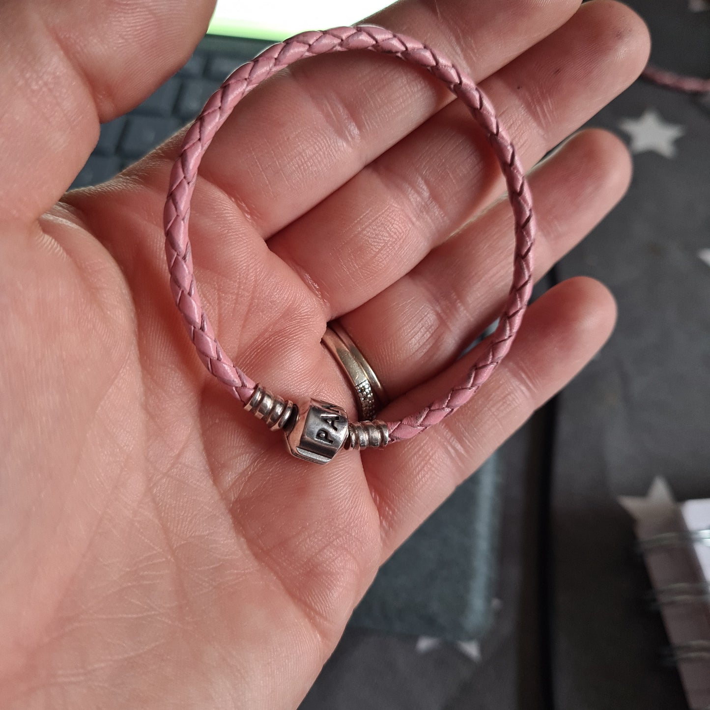 Genuine Pandora Single Pink Leather Bracelet 17cm