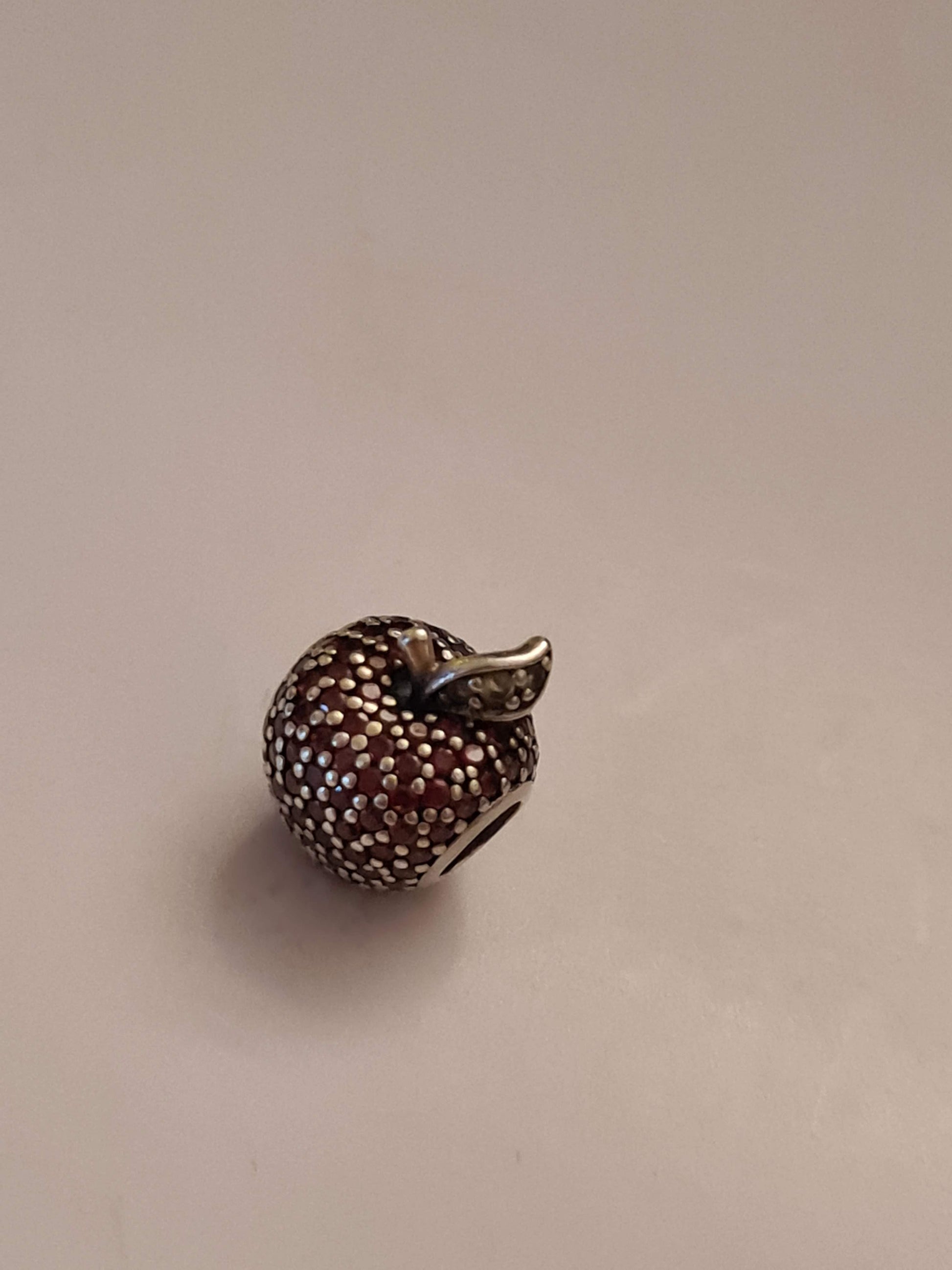 Pandora pave deals apple charm