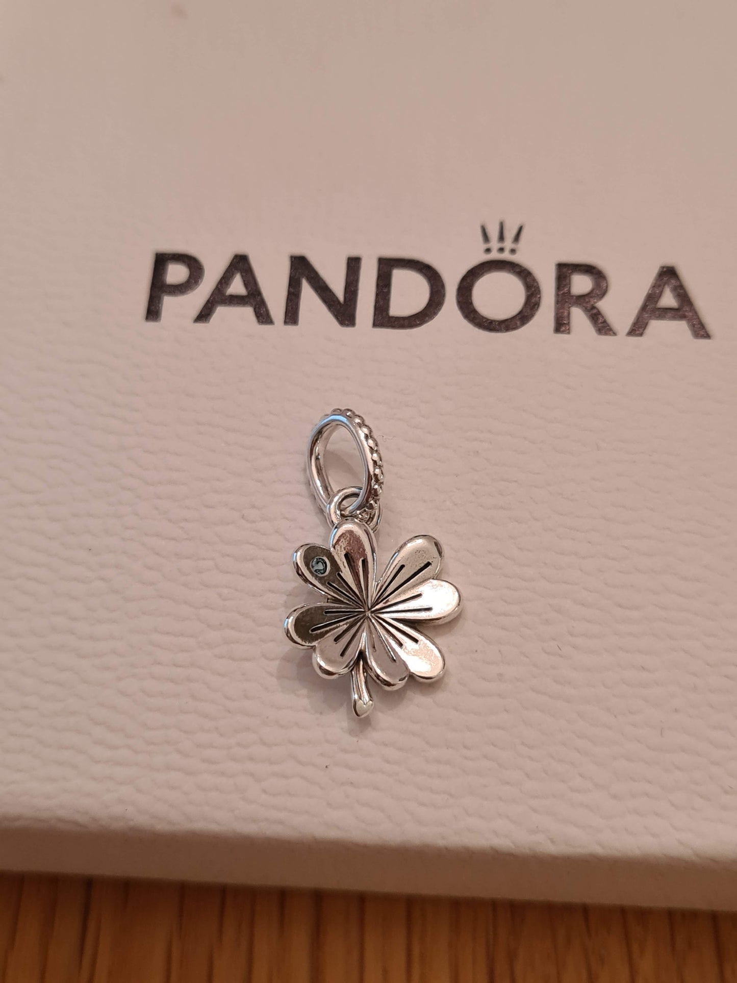 Genuine Pandora Brand New Clover Flower Good Luck Charm