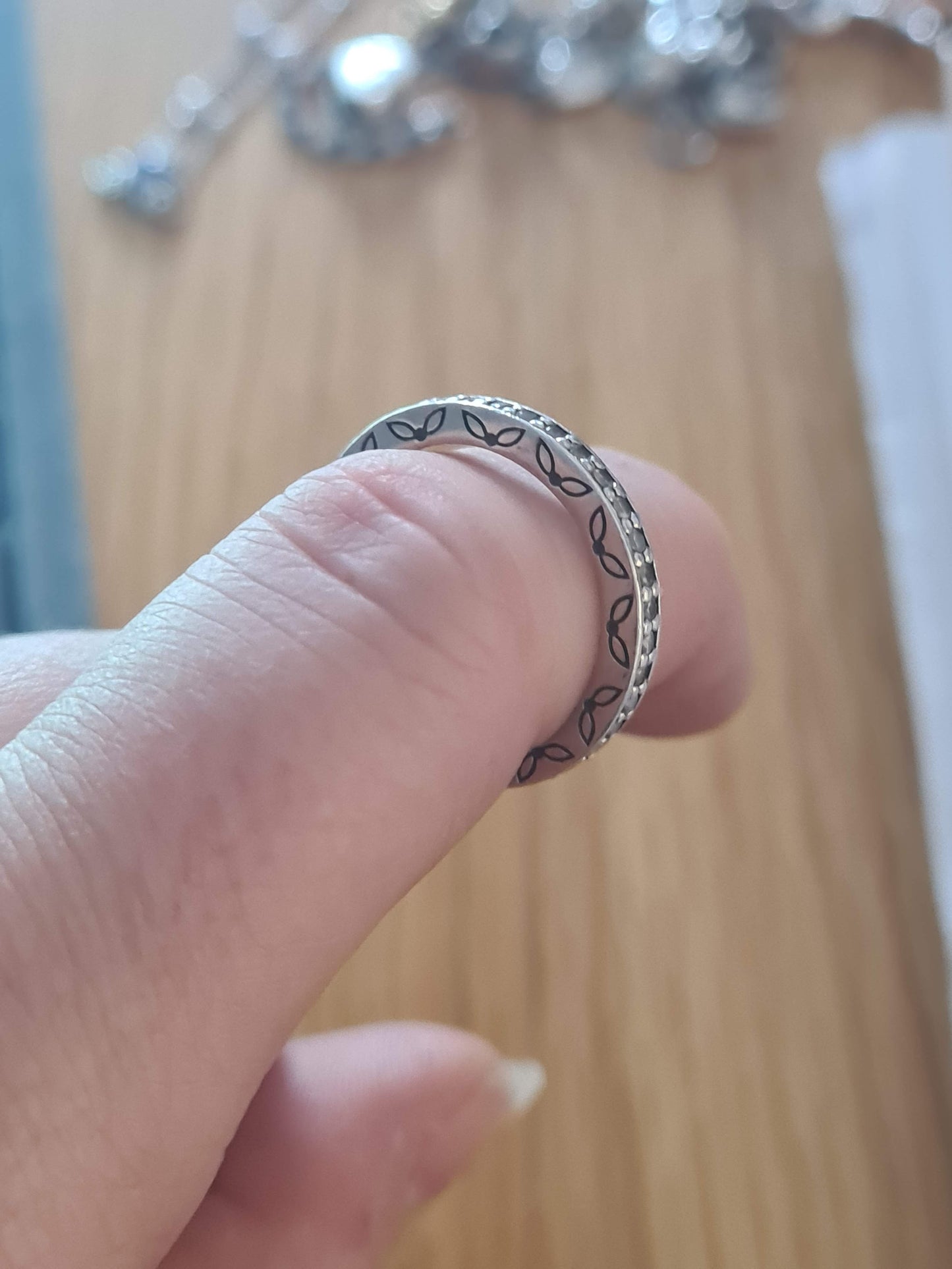 Genuine Pandora Leaf Sparkle Clear/ Black Stone Eternity Ring Size 52