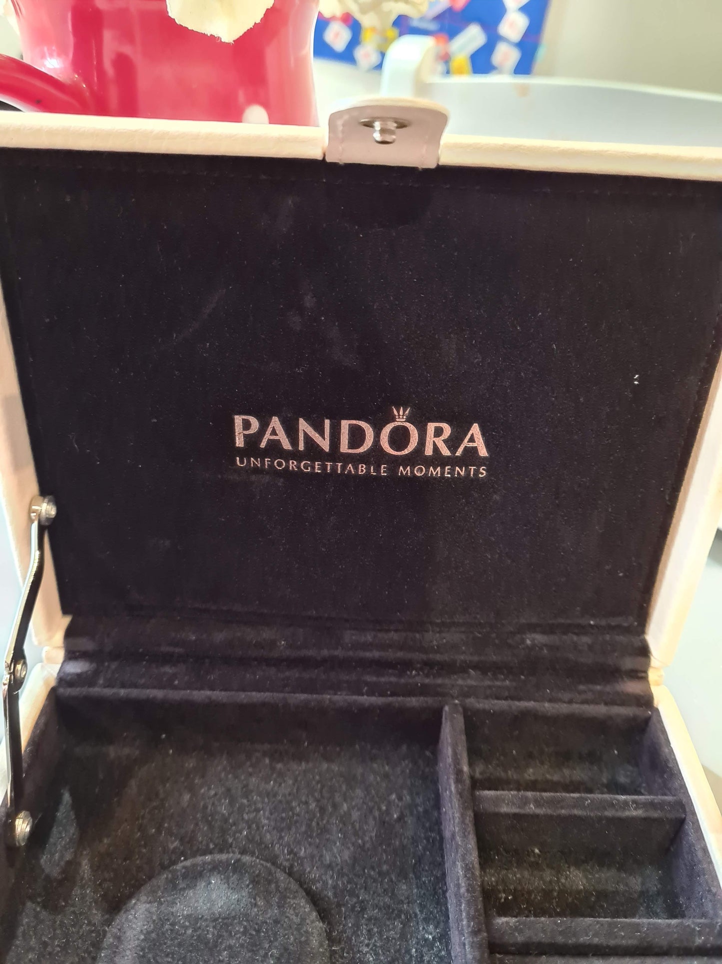 Genuine Pandora Travel Cream/ Very Light Pink Jewellery Box Brand New