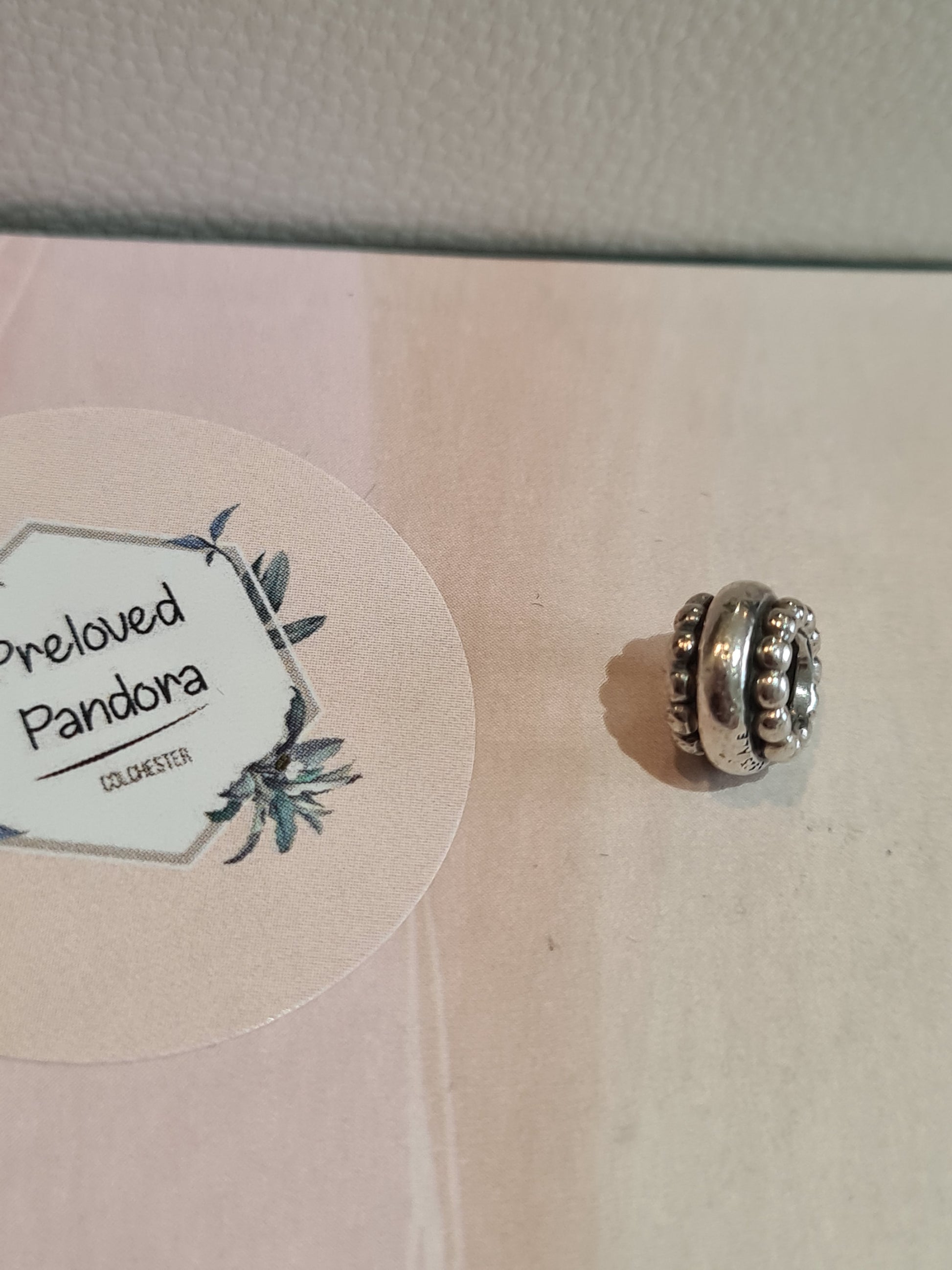 Preloved 2024 pandora charms