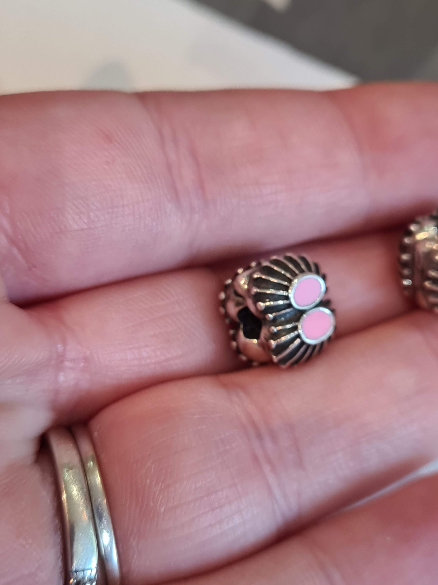Genuine Pandora Black Oyster Shell Pink Clips Rare Retired Pair