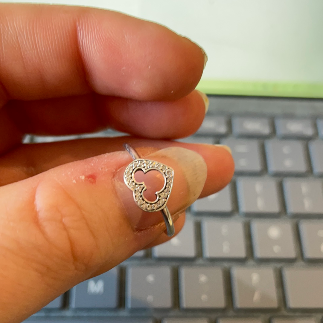 Pandora disney mickey silhouette 2025 ring