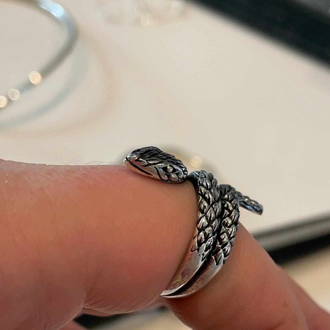 Sterling Silver Snake Oxidised Animal Ring Size 59