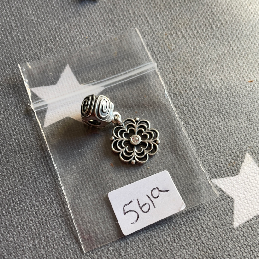 Pandora 2025 flower clip