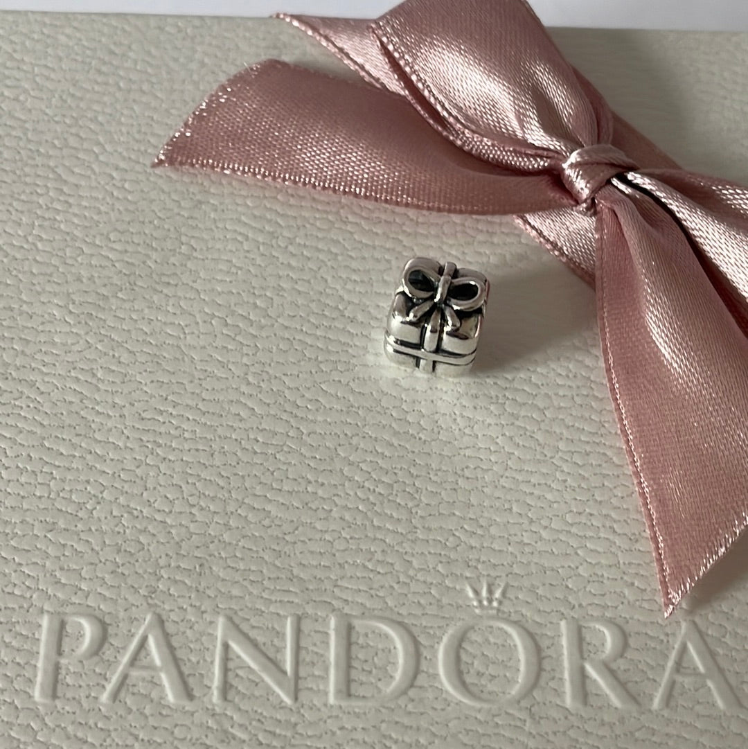 Genuine Pandora Present Gift Charm with Bow Xmas