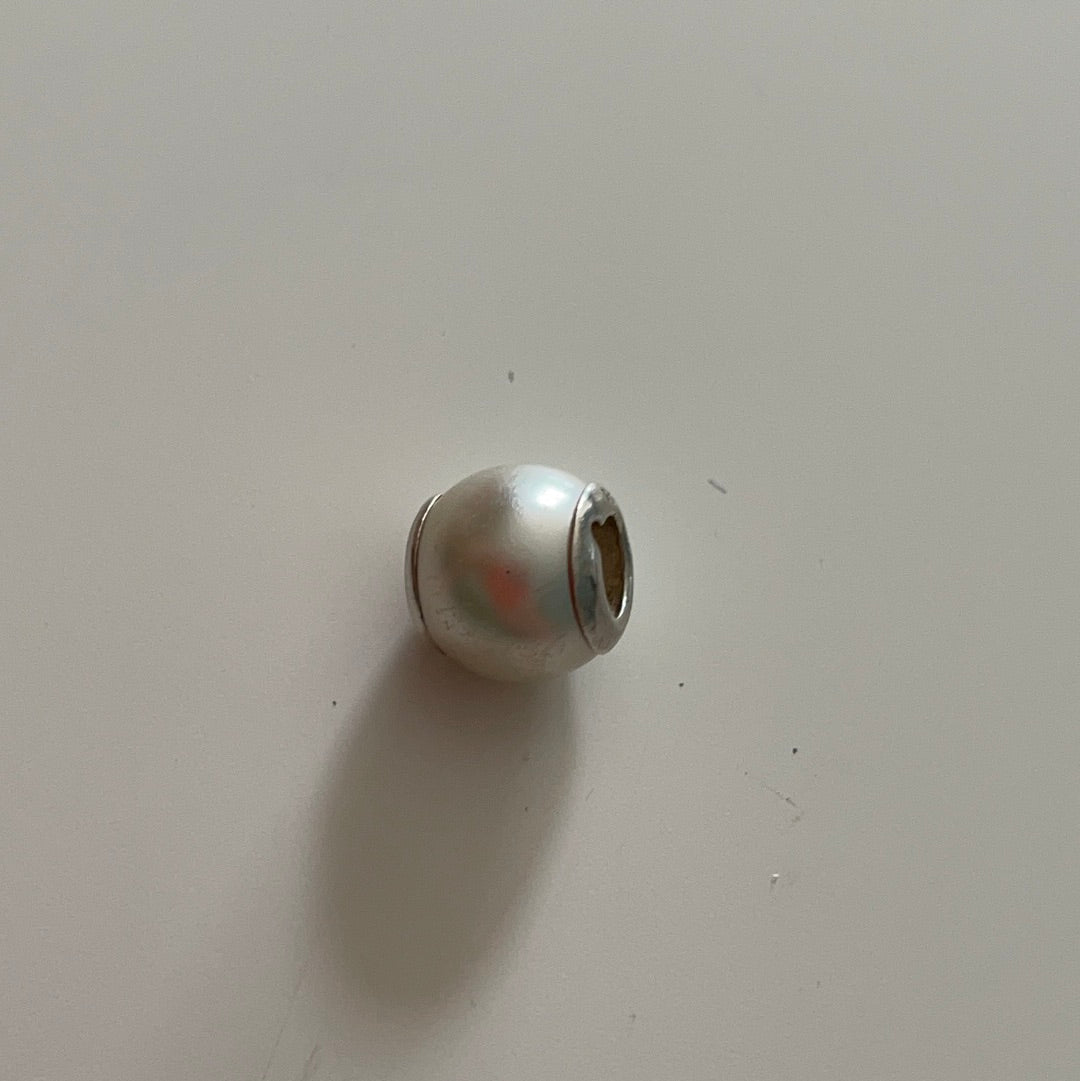 Unknown Brand Pearl and SIlver Ball Charm Lovely