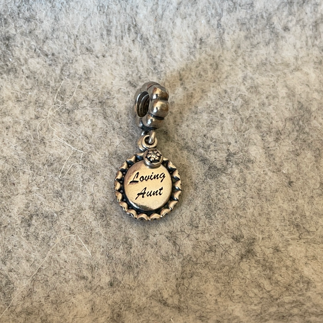 Pandora 2025 aunt charm