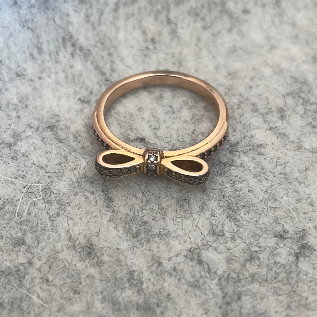 Pandora gold 2025 bow ring