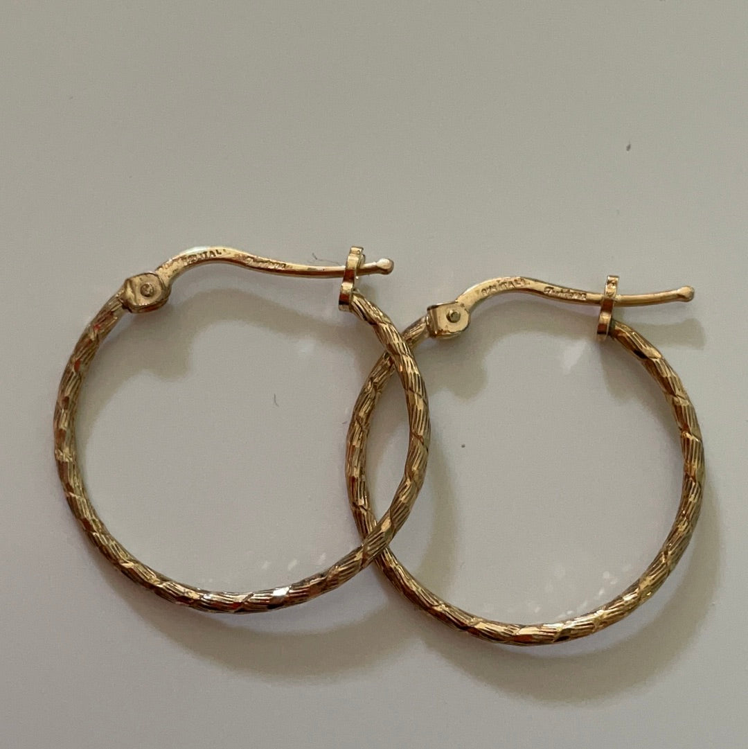 Brand New Gold Plated Sterling Silver Hoop Earrings Made in Italy BEAUTIFUL