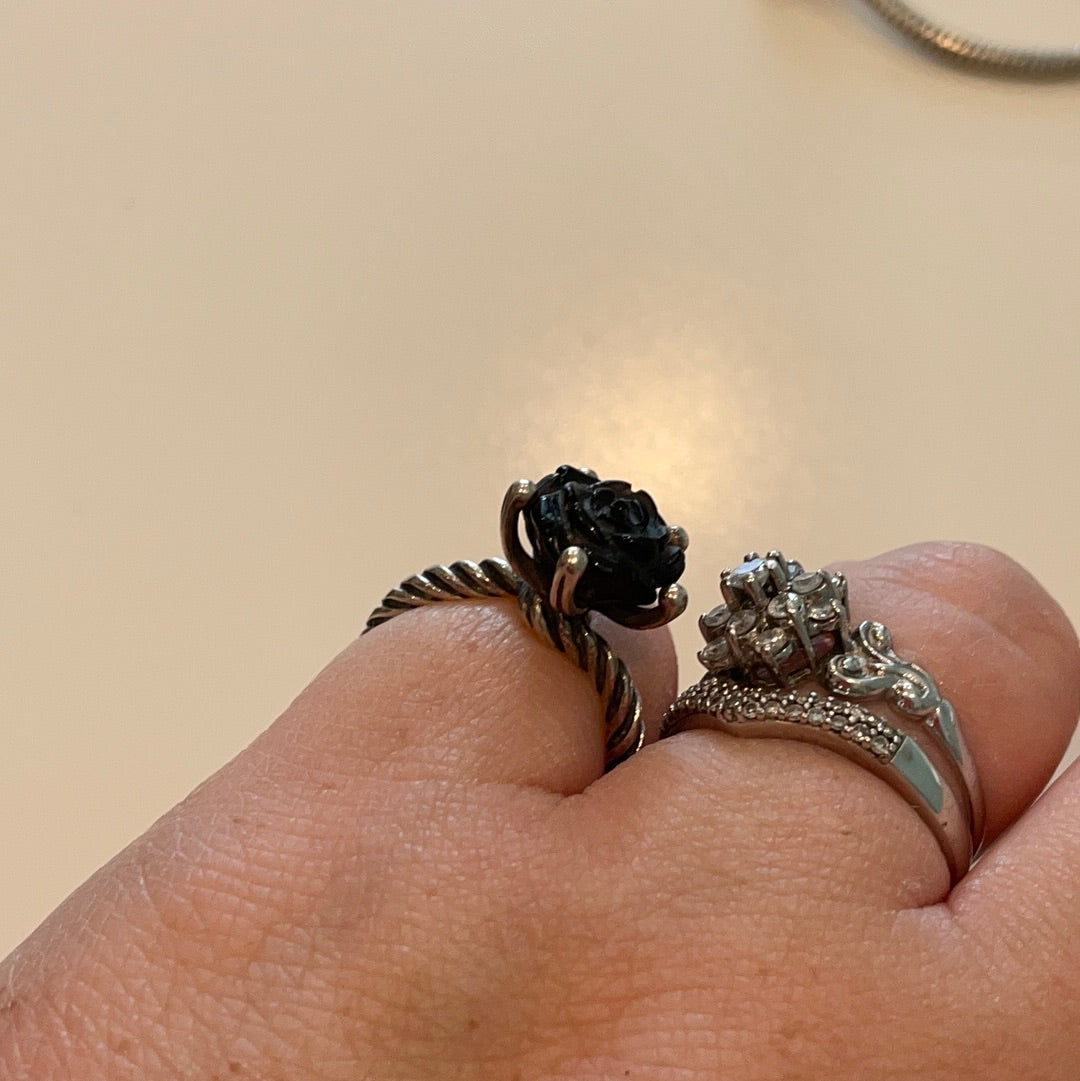 Pandora onyx 2025 rose ring