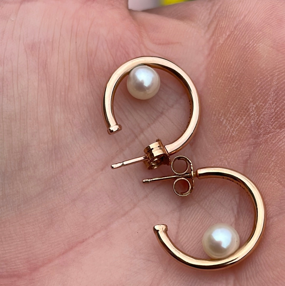 Carlton London 18Kt Rose Gold Plated Half Hoop Earrings With Pearl –  Carlton London Online