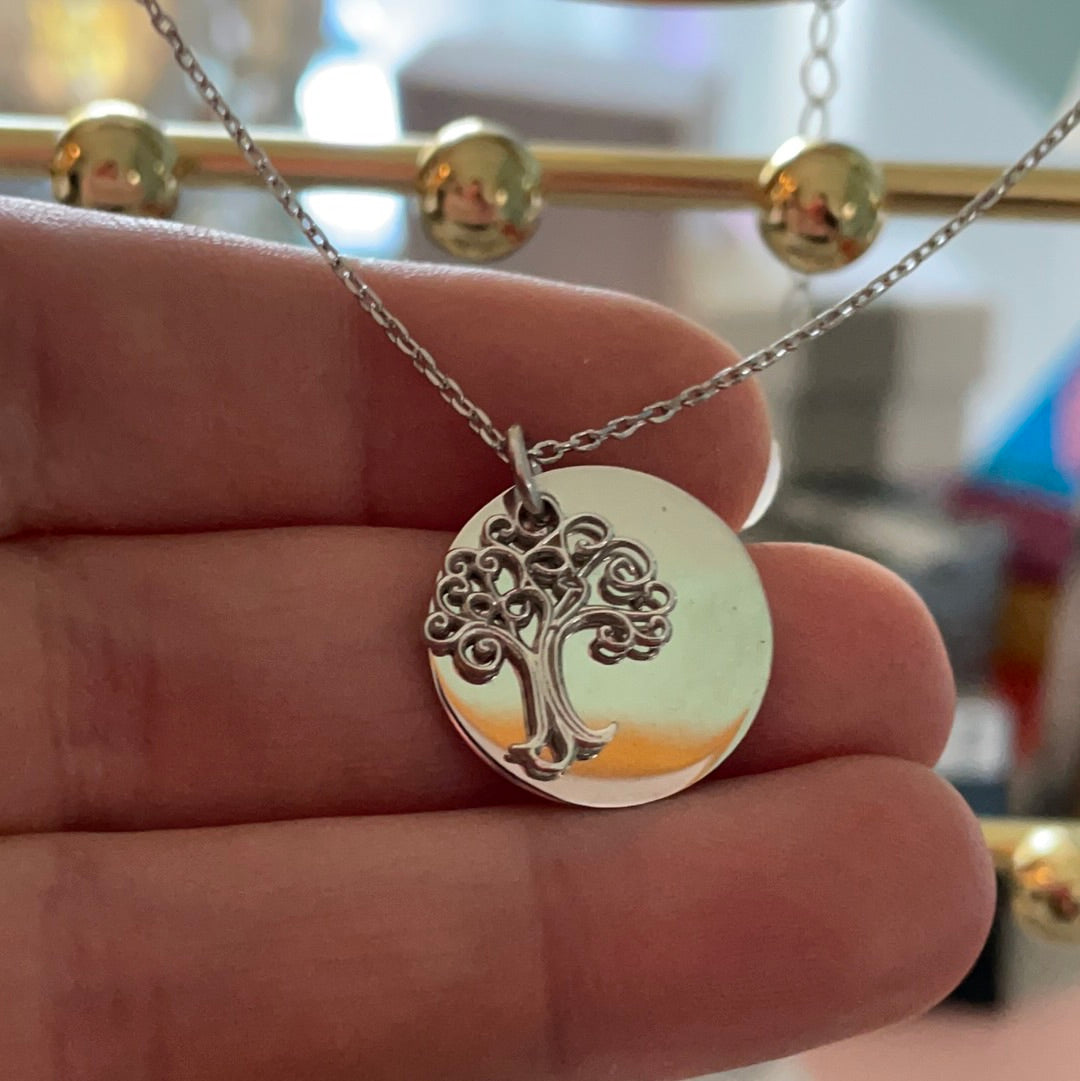 Brand New Sterling Silver Family Tree Necklace BEAUTIFUL