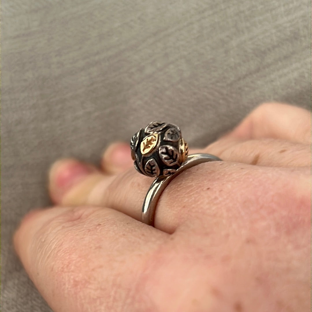 Pandora gold hot sale leaf ring