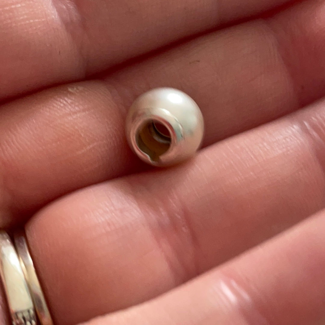 Unknown Brand Pearl and SIlver Ball Charm Lovely