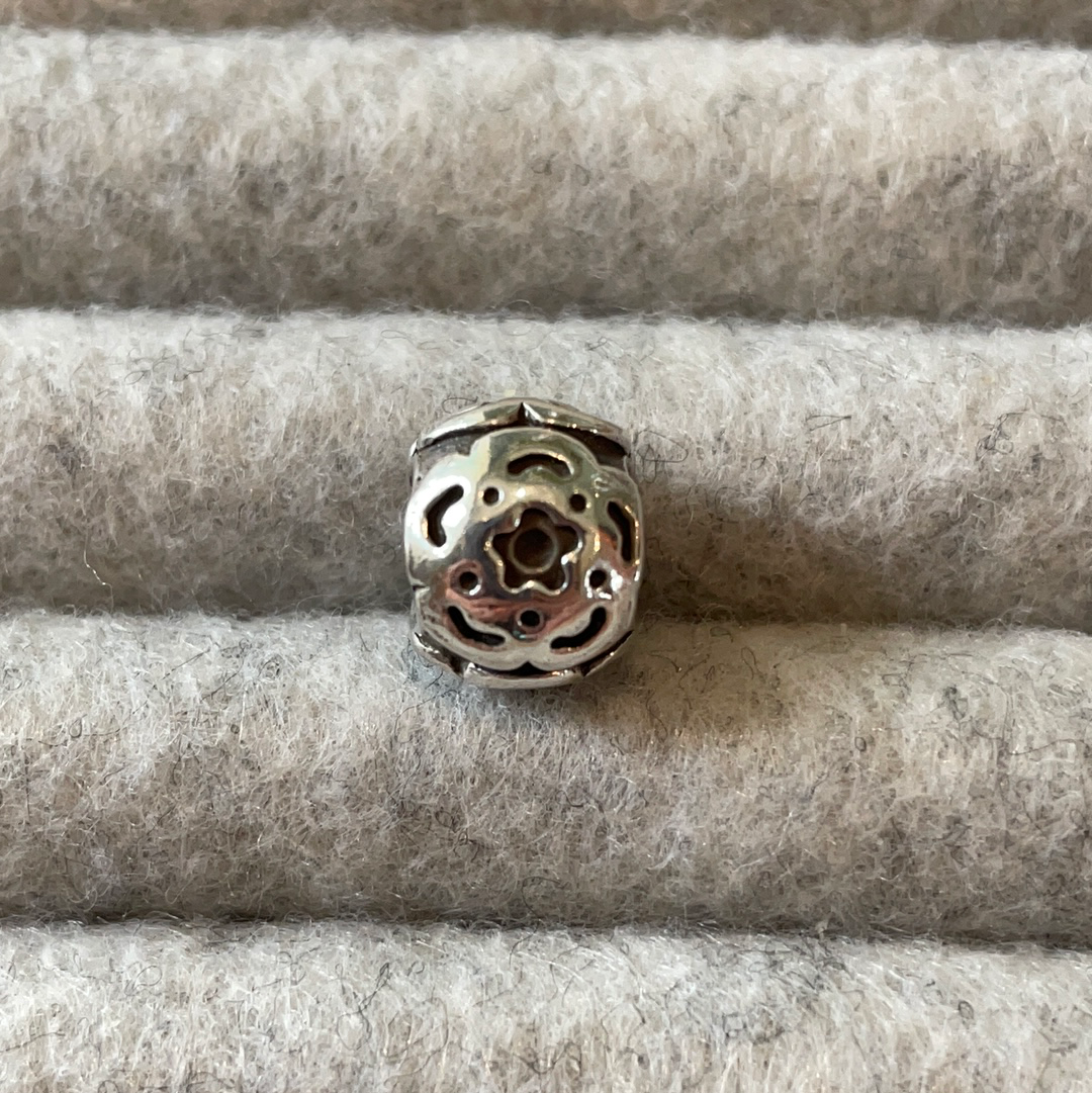 Genuine Pandora Flower Charm Plain SIlver