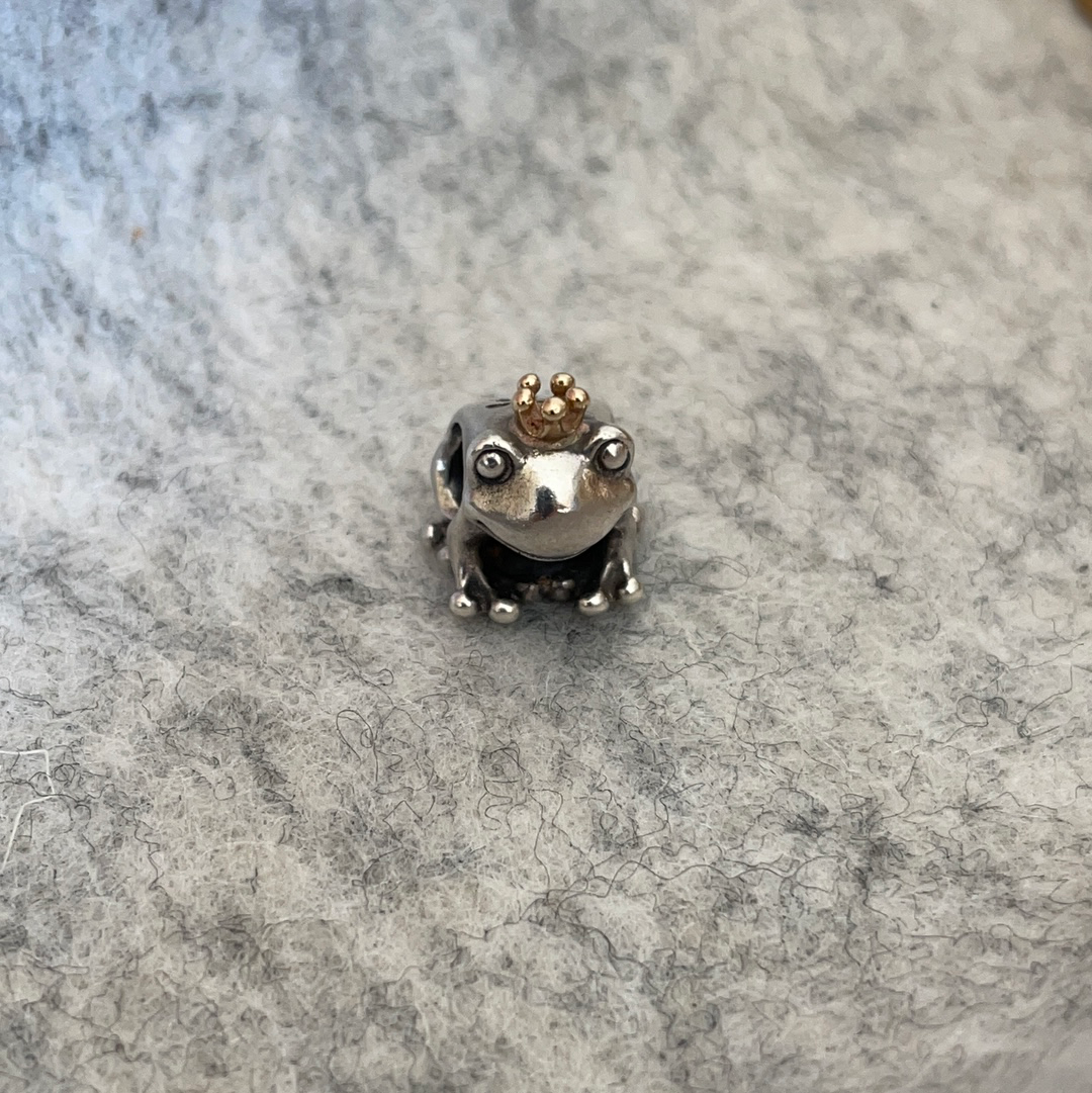 Pandora prince 2025 frog charm