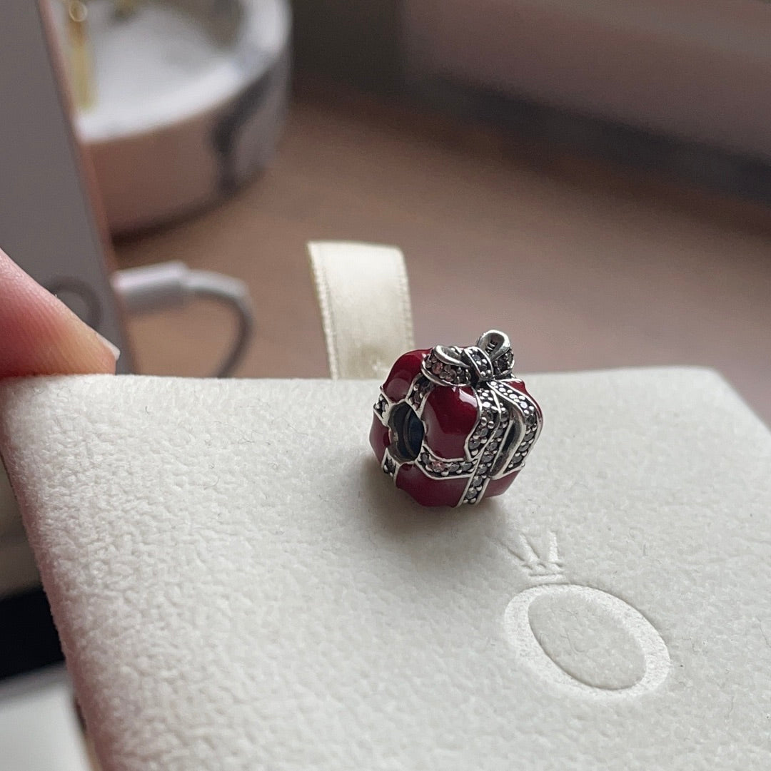 Genuine Pandora Red Enamel Sparkling Present Pave Charm STUNNING Christmas Birthday