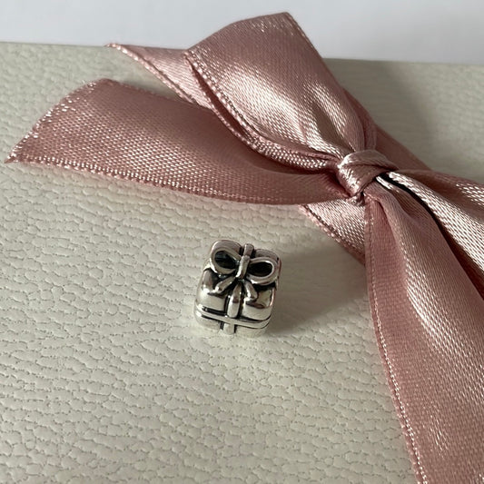 Genuine Pandora Present Gift Charm with Bow Xmas