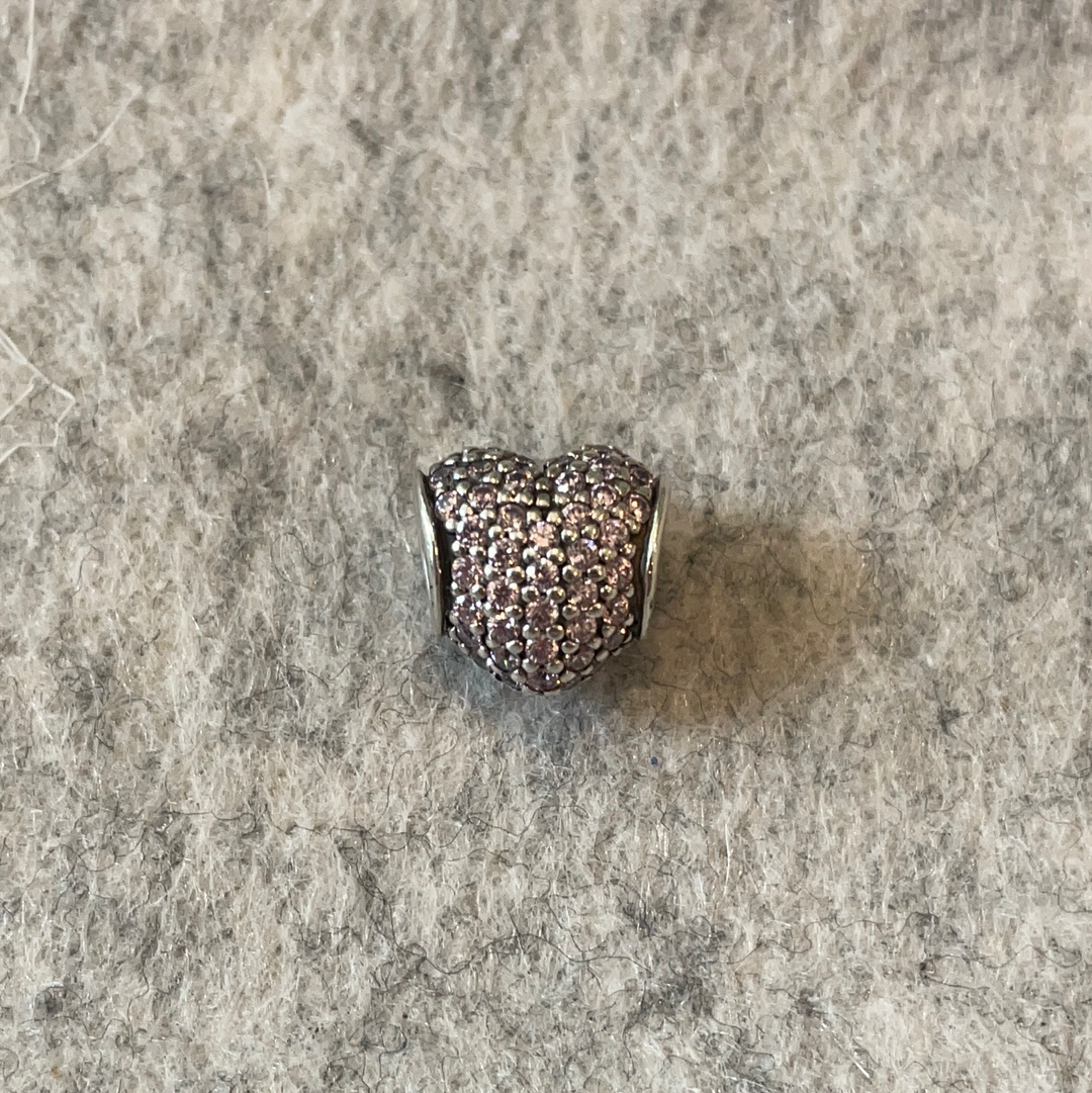 Pandora pave open 2025 my heart clip
