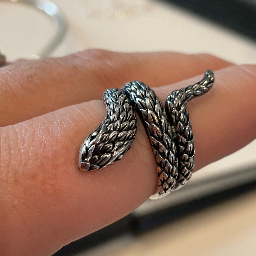 Sterling Silver Snake Oxidised Animal Ring Size 59