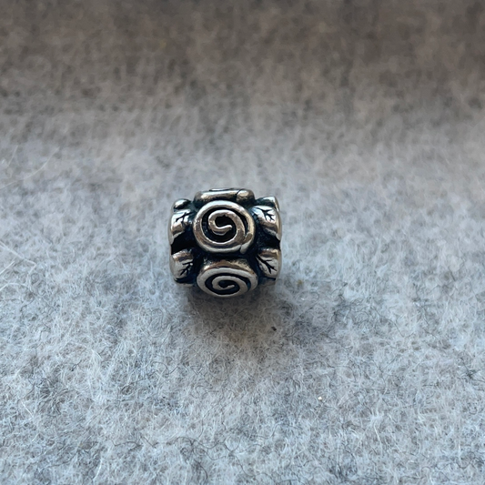 Genuine Pandora Retired Rose Charm Ring of Roses