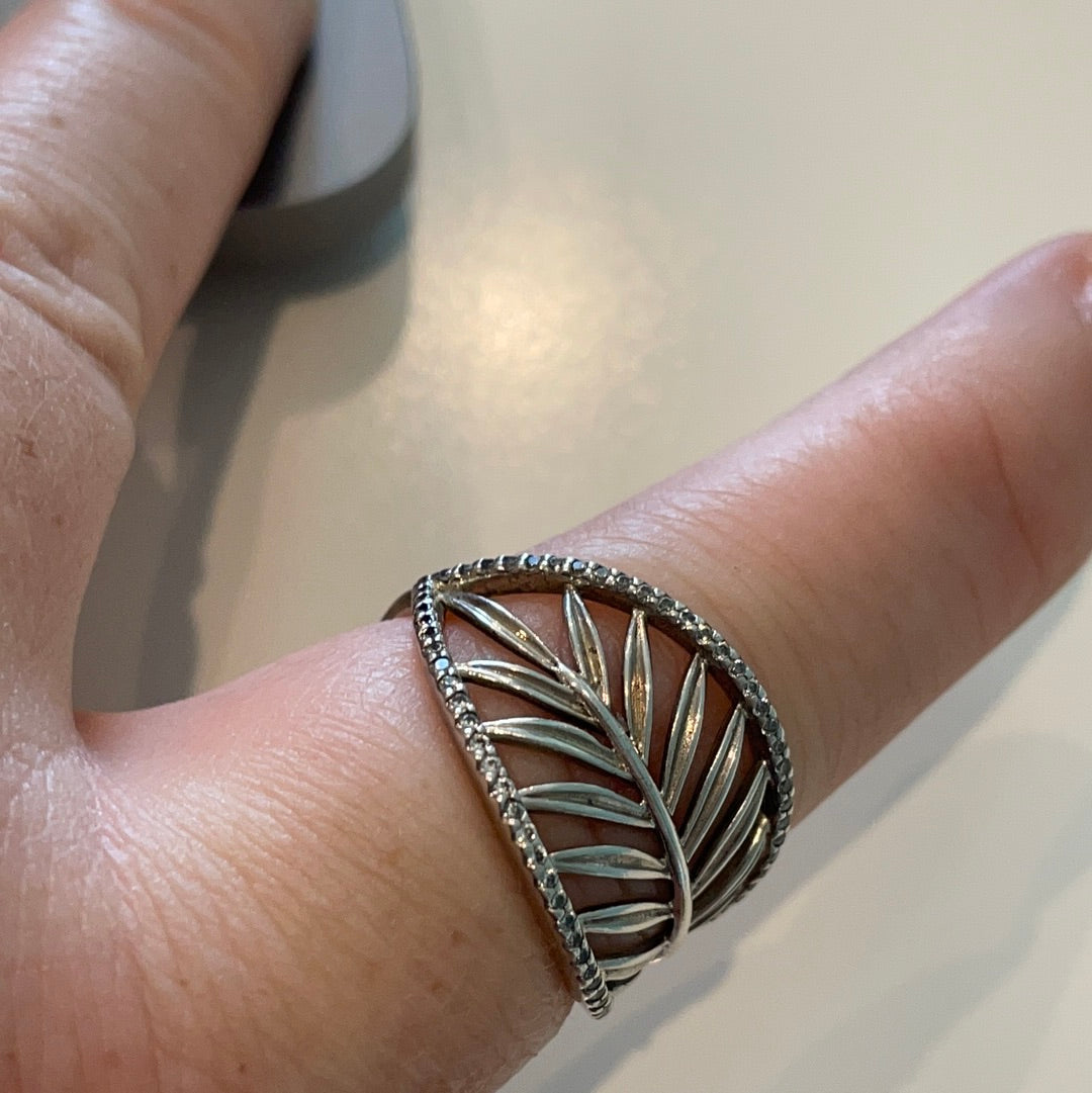 Genuine Pandora Palm Tropical Leaf Pave ring size 58