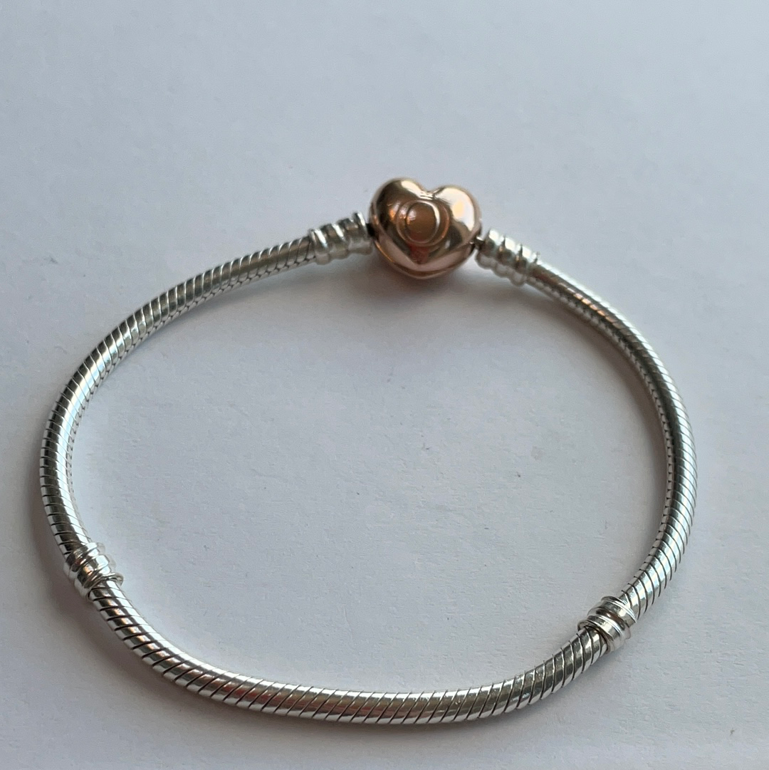 Pandora bracelet rose gold 2025 heart clasp