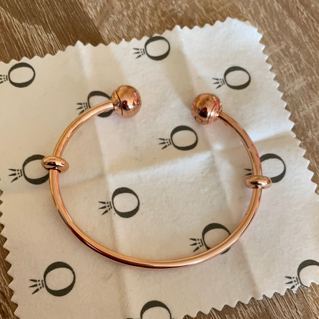 Unbranded Rose Gold Open Torque Bangle Size 2 Medium