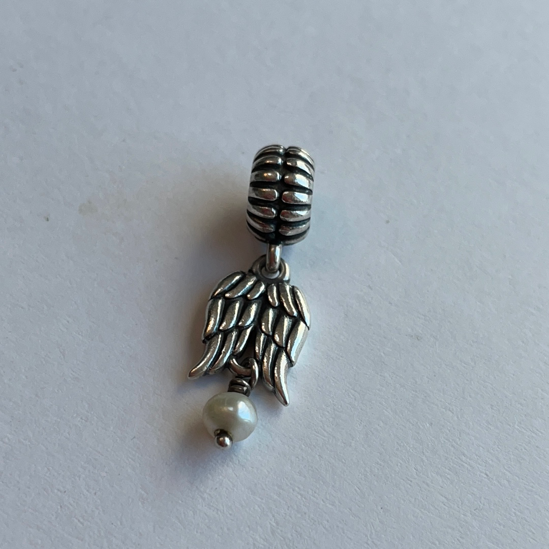 Pandora angel wing 2025 charm with pearl