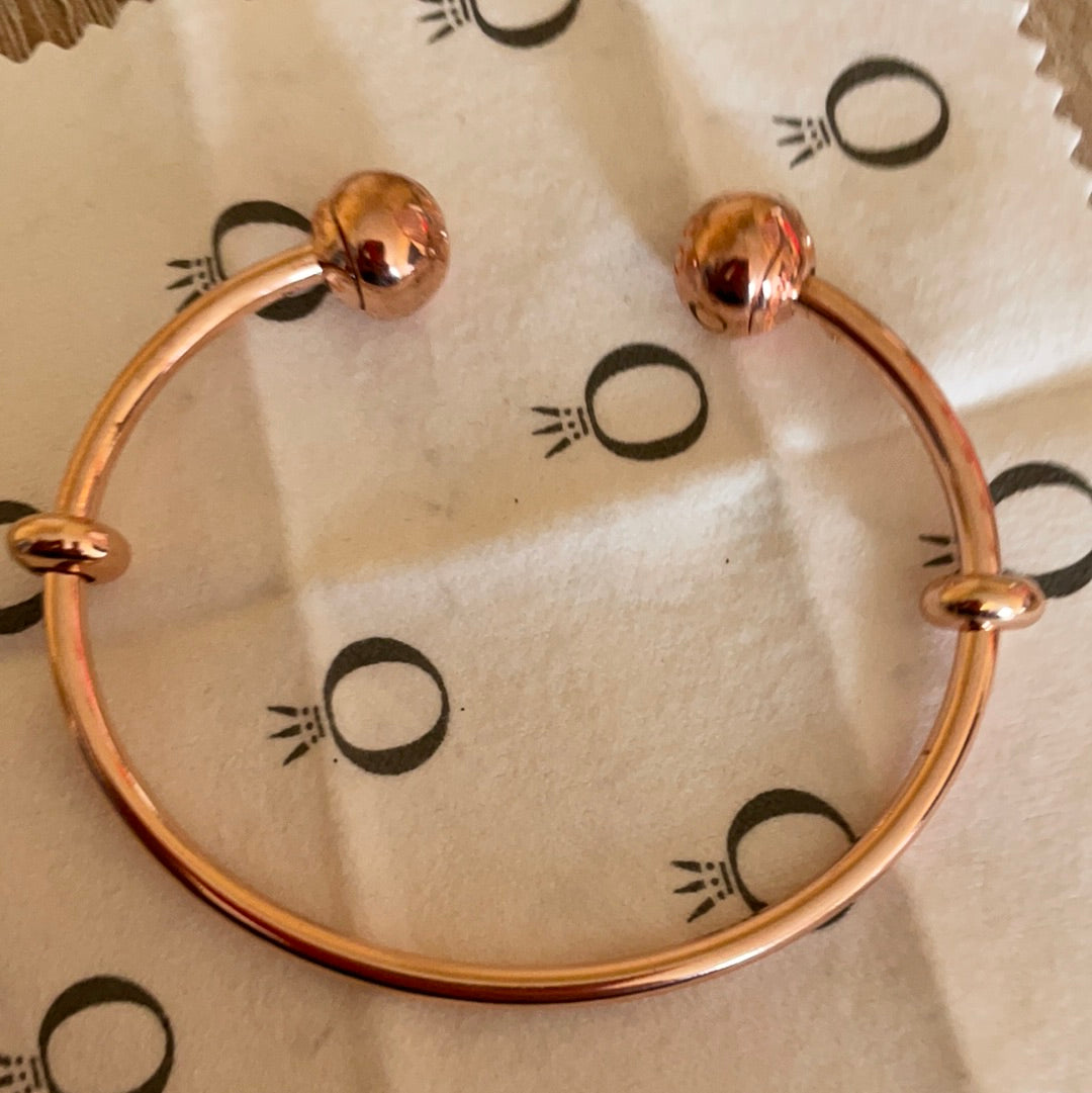 Unbranded Rose Gold Open Torque Bangle Size 2 Medium