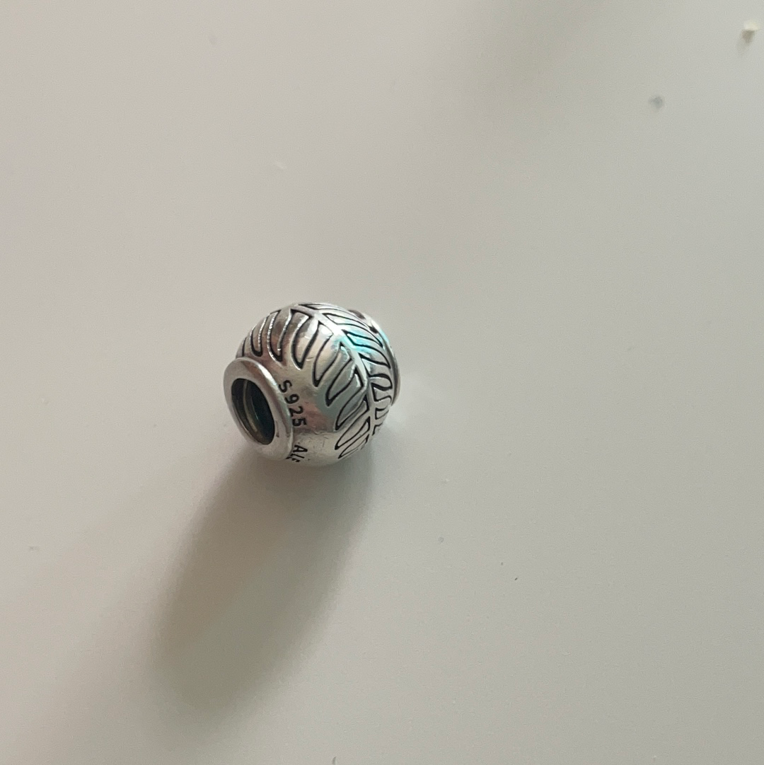 Pandora 2025 kiwi charm